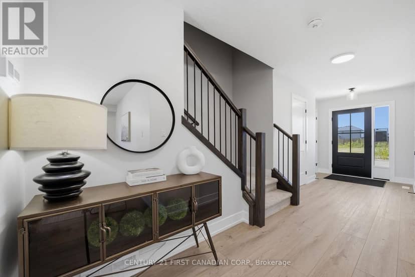 34 Postma Crescent — photo 9 of 33