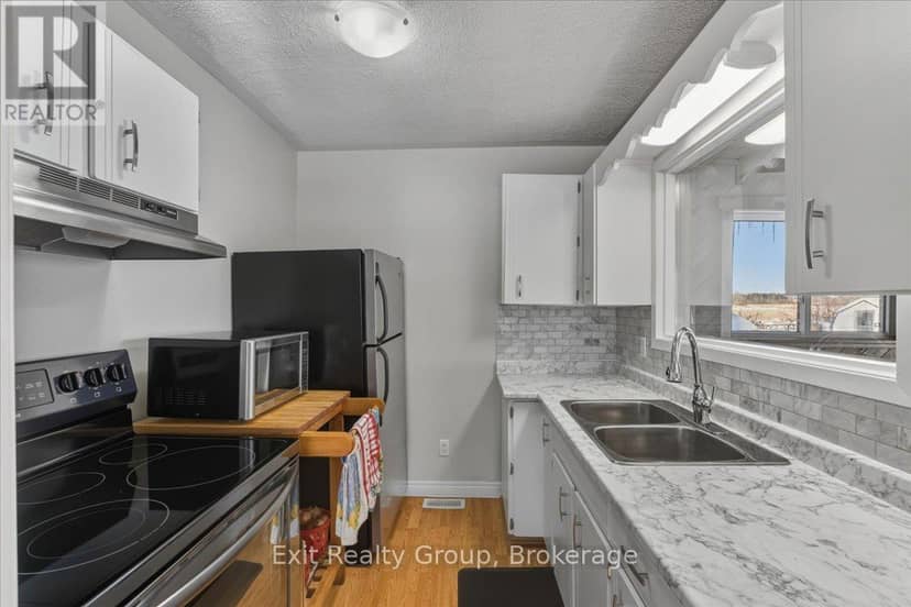 33 Willow Point Road, Brighton, photo 4