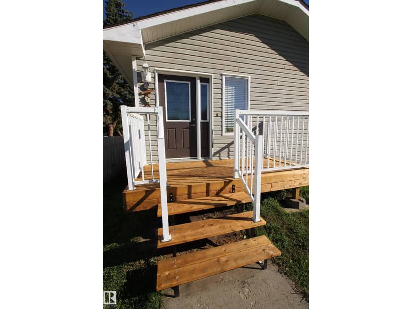 10216 101 ST, Westlock, photo 2