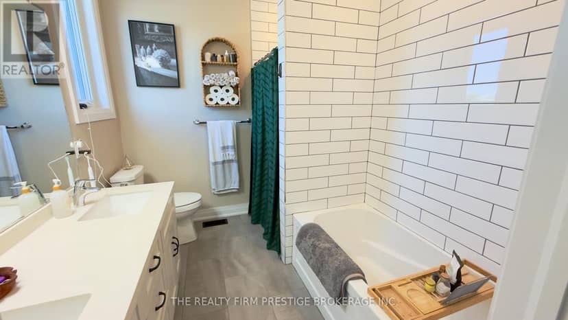 213 Leitch Street — photo 13 of 29