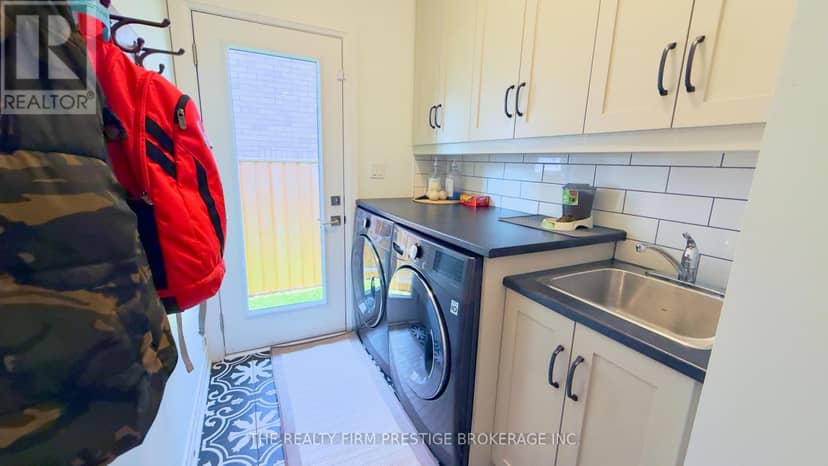213 Leitch Street — photo 15 of 29