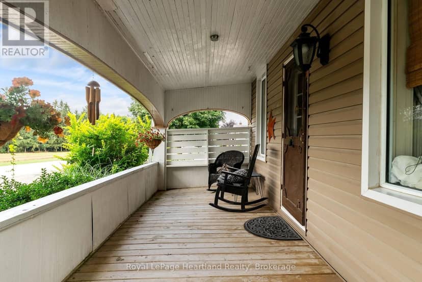 39968 Kippen Road, Bluewater, photo 3