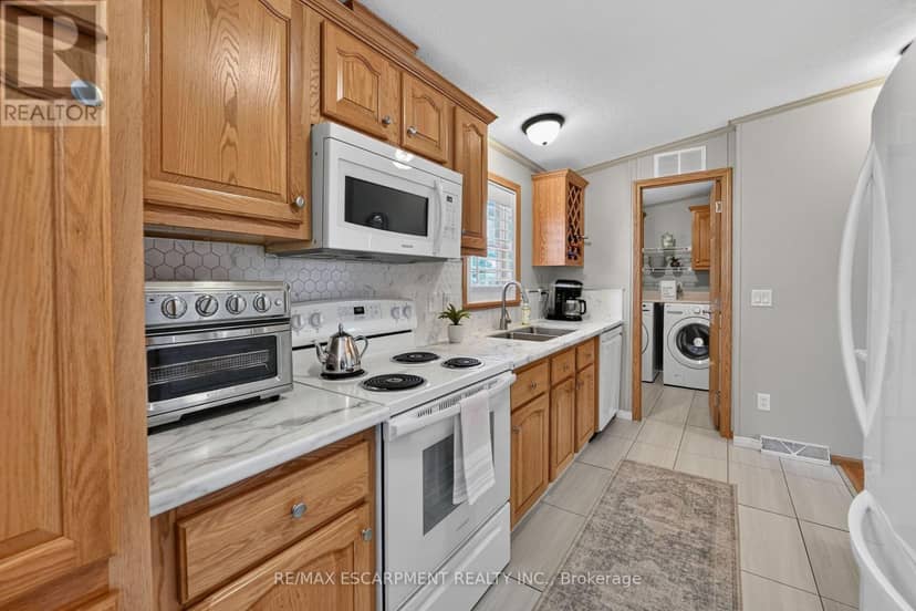 393 - 3033 Townline Road — photo 13 of 40