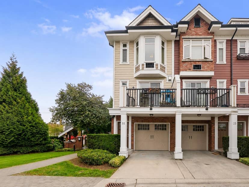 32 20738 84 AVENUE, Langley