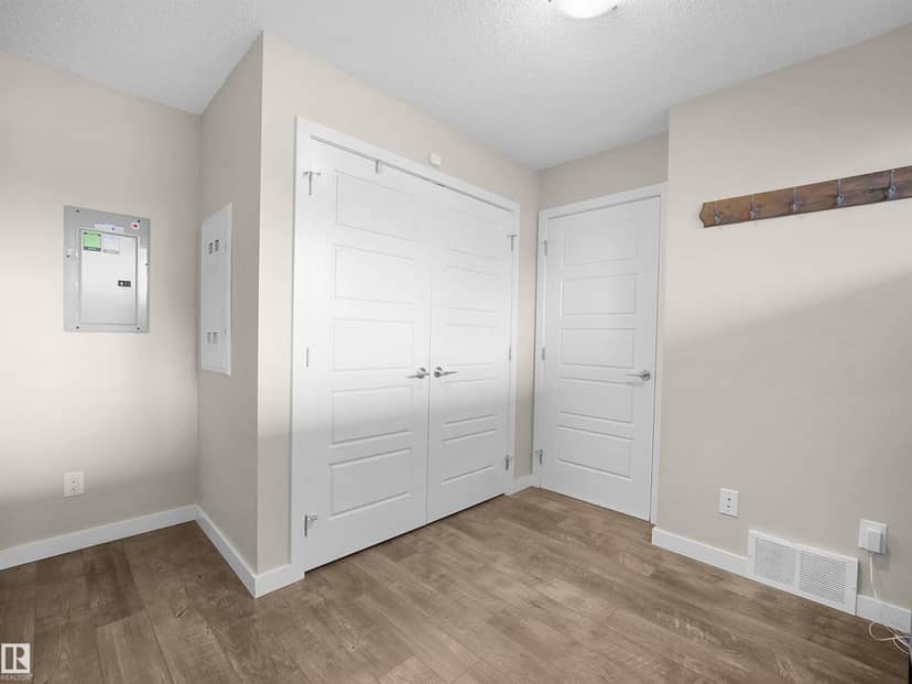 3346 15A AV NW — photo 12 of 40