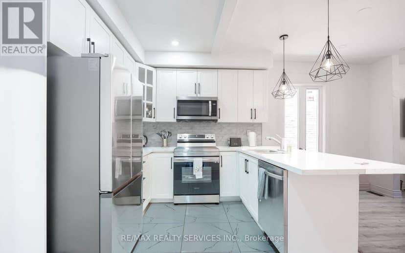 20 Somerset Avenue — photo 7 of 14