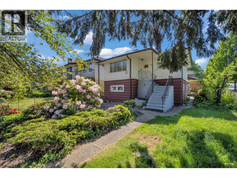 3006 E 27TH AVENUE, Vancouver, photo 2