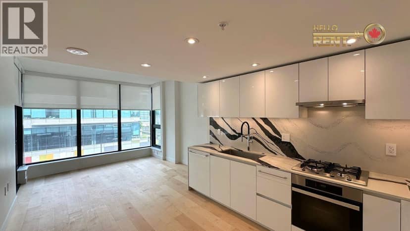 304 135 E 13TH STREET, North Vancouver, photo 2