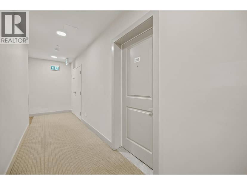 211 6968 ROYAL OAK AVENUE, Burnaby, photo 2