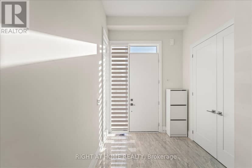 121 Milky Way Drive, Richmond Hill, photo 2
