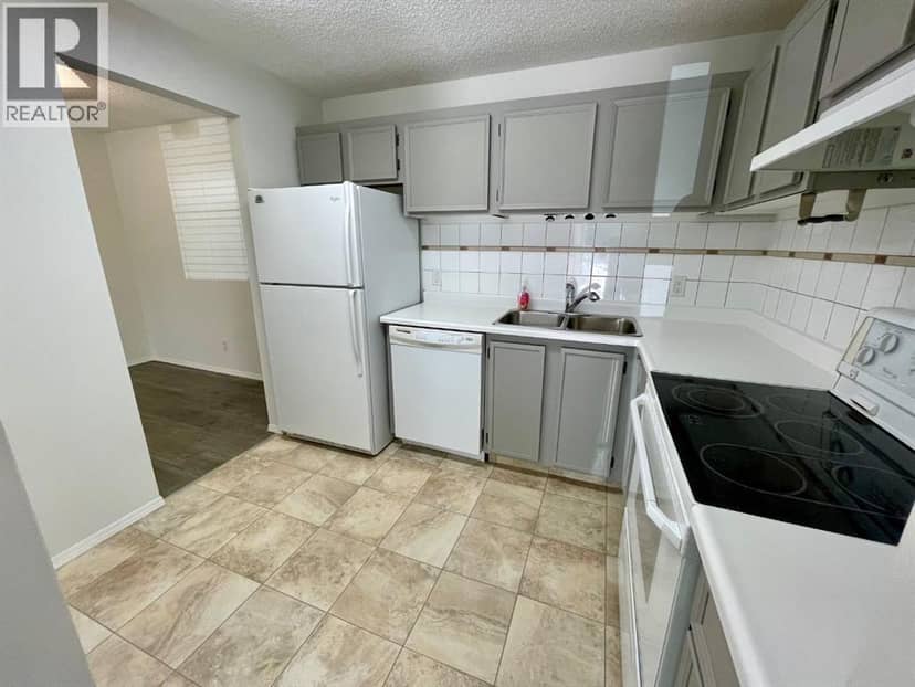 81 Cedar Springs Gardens SW — photo 10 of 23