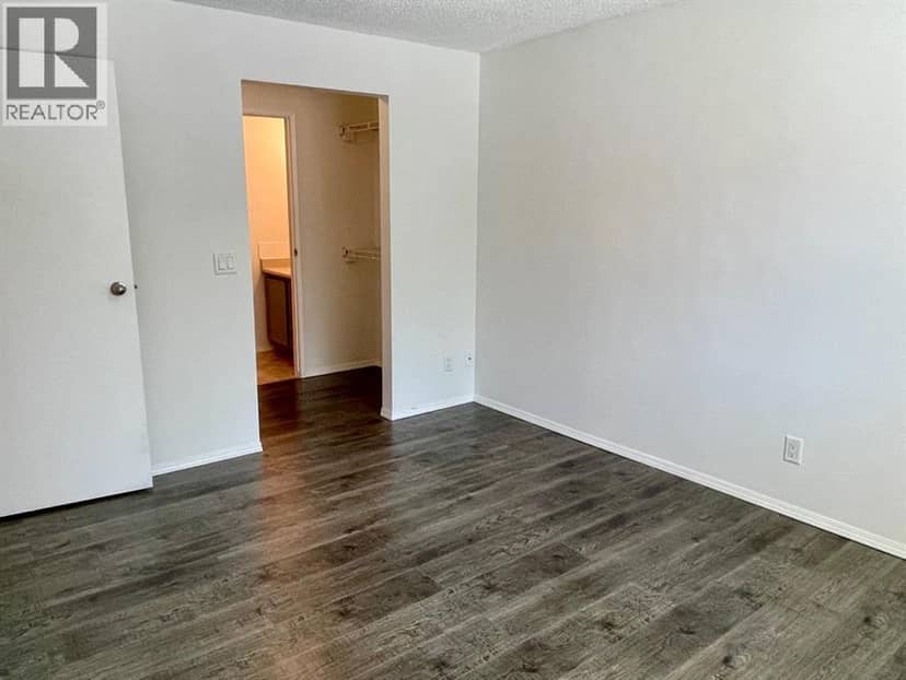 81 Cedar Springs Gardens SW — photo 16 of 23