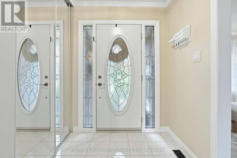 10 Acacia Street — photo 4 of 40