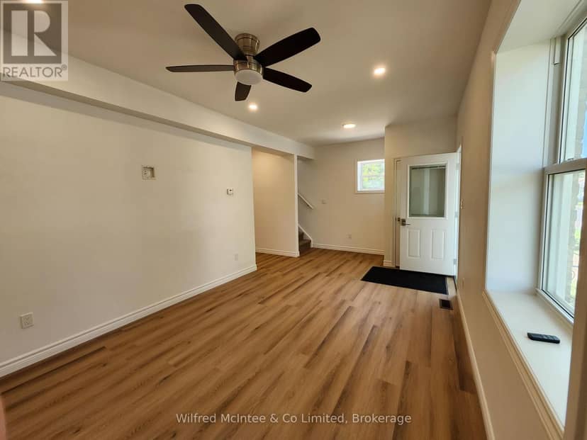 471 9th Street — photo 31 of 40