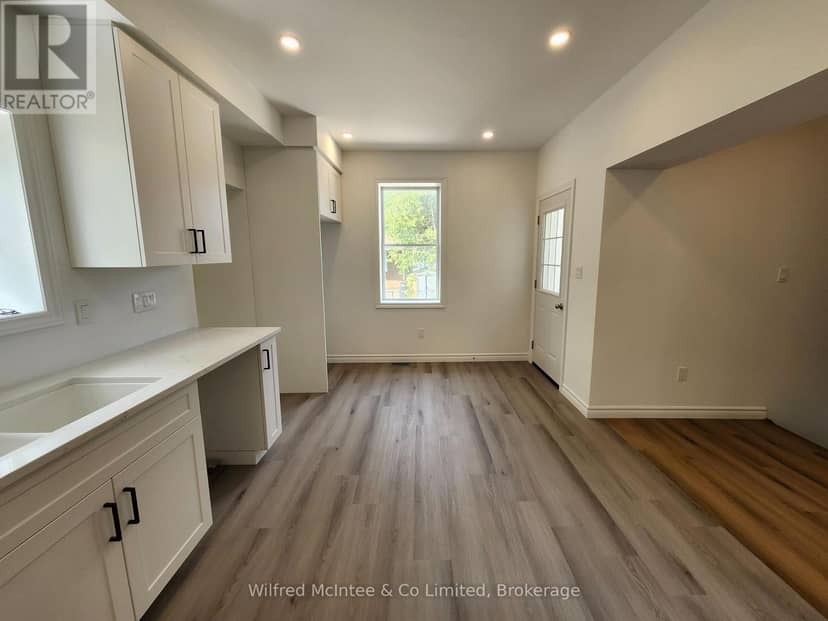 471 9th Street — photo 6 of 40