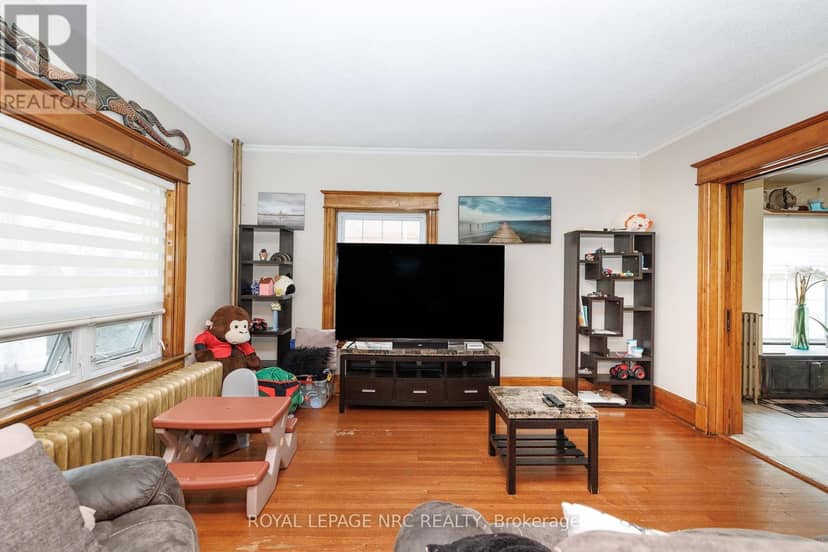 44 Phipps Street — photo 16 of 40