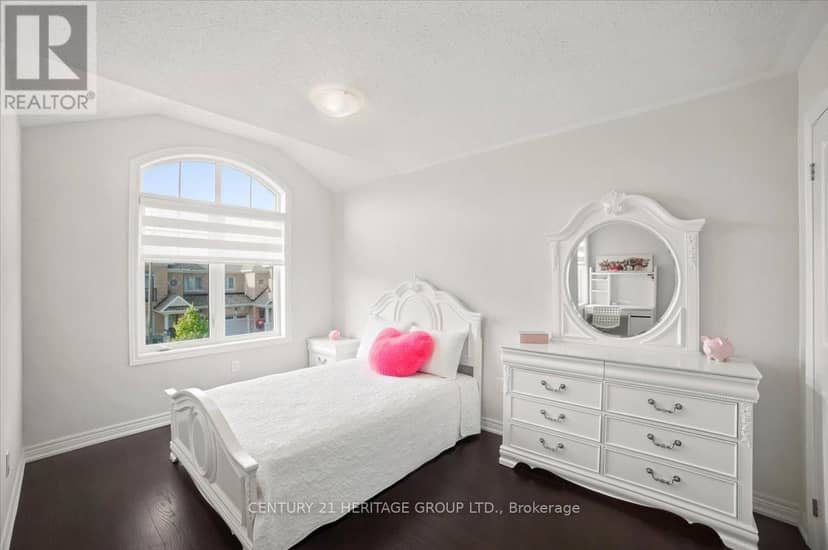 100 Mondial Crescent E — photo 21 of 39