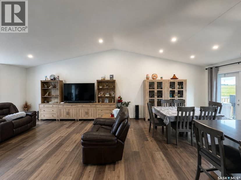 218 Kestrel COURT — photo 5 of 32