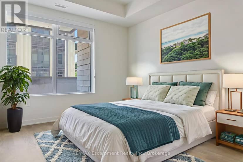 216 - 123 Maurice Drive — photo 5 of 14