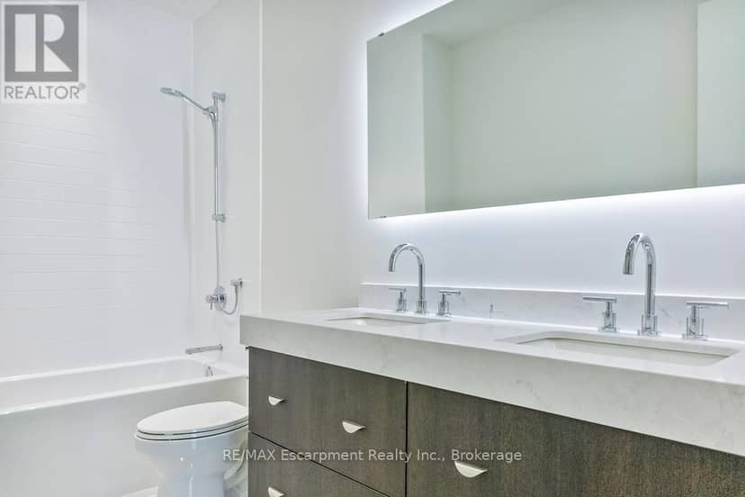 216 - 123 Maurice Drive — photo 8 of 14