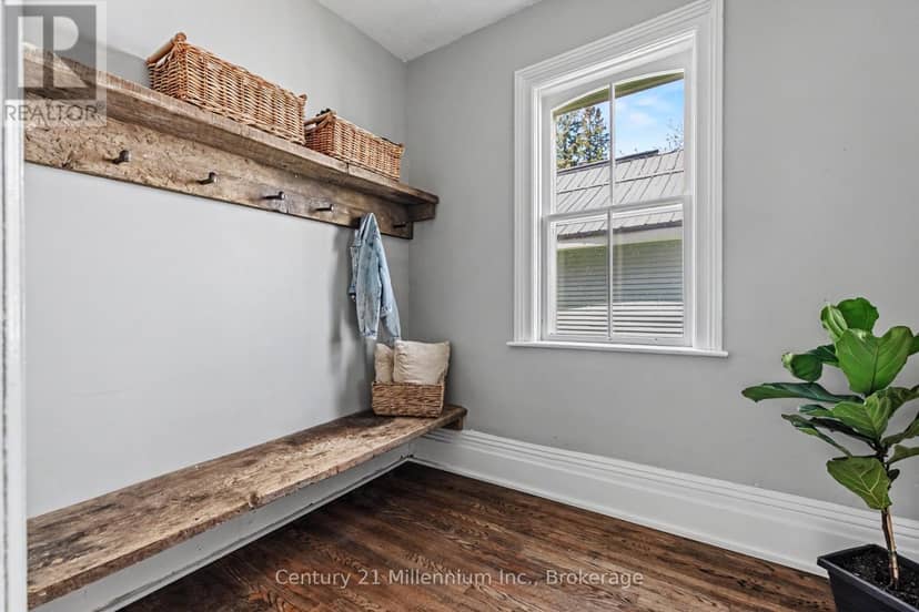 16 Peter Street — photo 10 of 40
