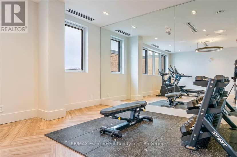 105 - 123 Maurice Drive — photo 36 of 40