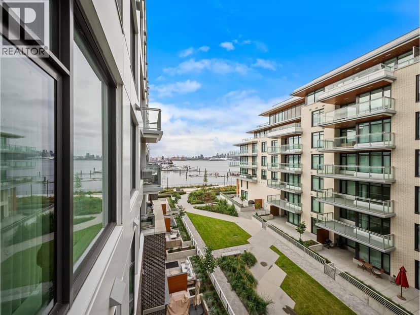 425 755 HARBOURSIDE DRIVE, North Vancouver