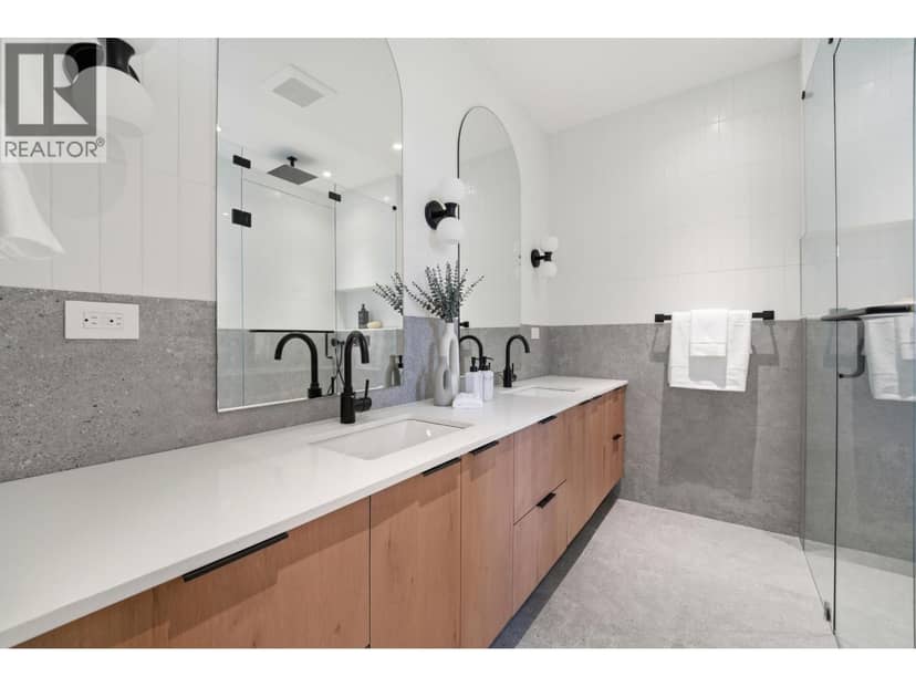 4 6070 ELGIN AVENUE, Burnaby, photo 3