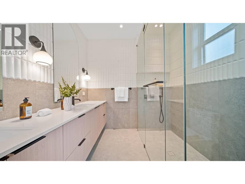 2 6070 ELGIN AVENUE, Burnaby, photo 6