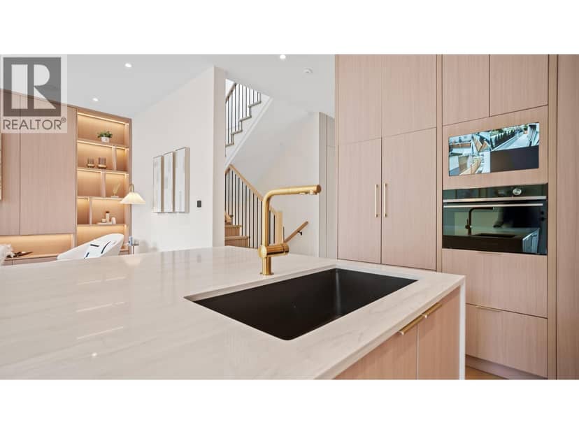 2 6070 ELGIN AVENUE, Burnaby, photo 5
