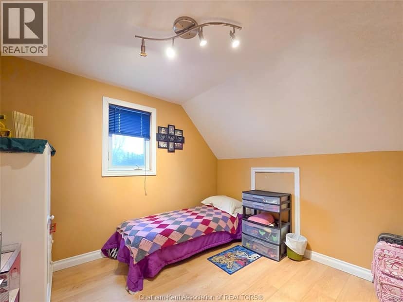 426 Victoria AVENUE — photo 32 of 40