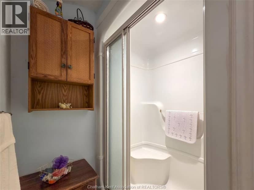 426 Victoria AVENUE — photo 38 of 40