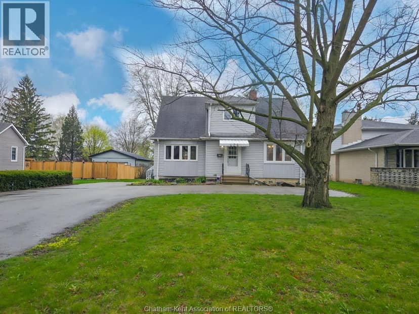 426 Victoria AVENUE — photo 6 of 40