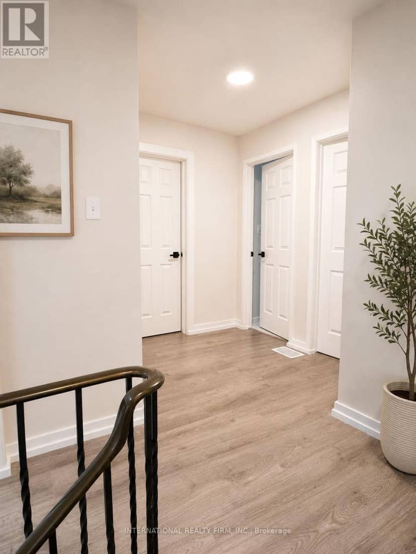 114 Foster Crescent — photo 7 of 18