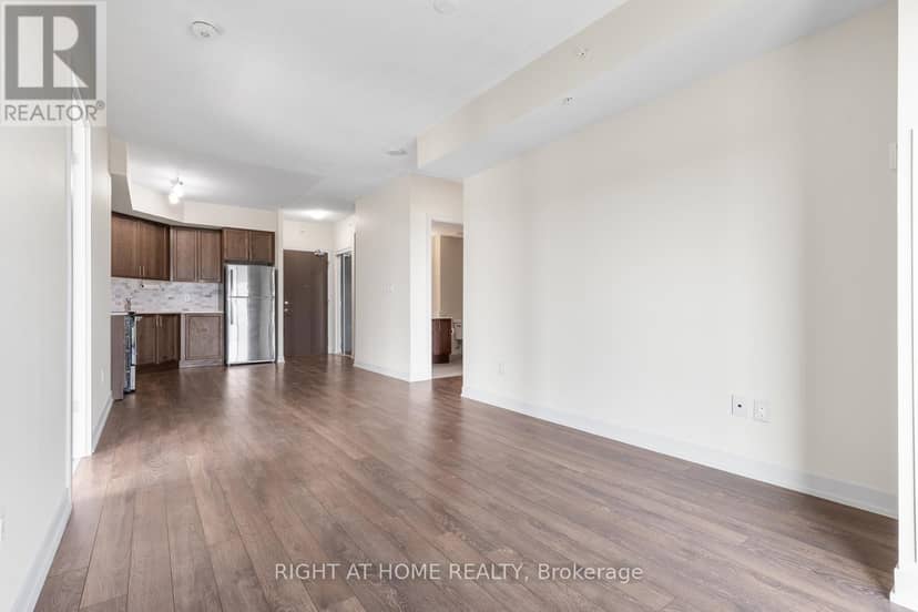 319 - 550 North Service Road — photo 14 of 40