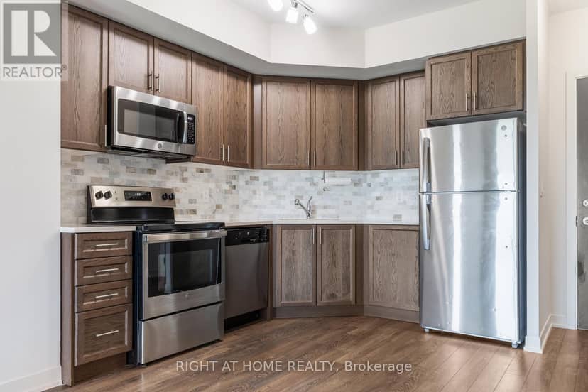 319 - 550 North Service Road — photo 7 of 40