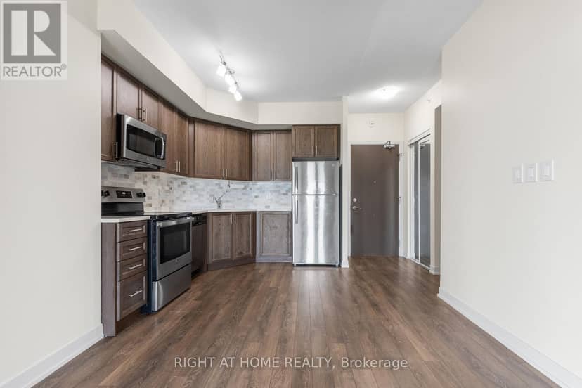 319 - 550 North Service Road — photo 8 of 40