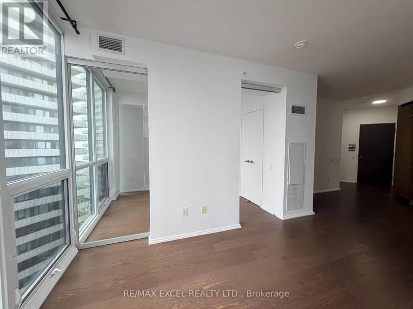 4606 - 45 Charles Street E — photo 26 of 39