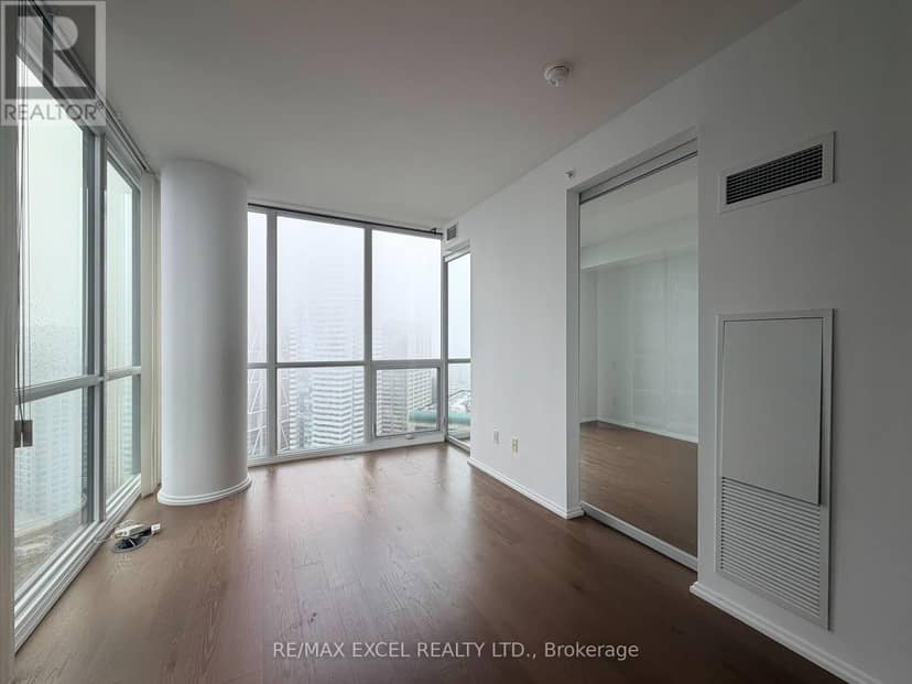4606 - 45 Charles Street E — photo 27 of 39