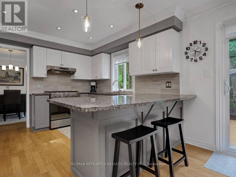 39 Kyle Avenue — photo 12 of 38