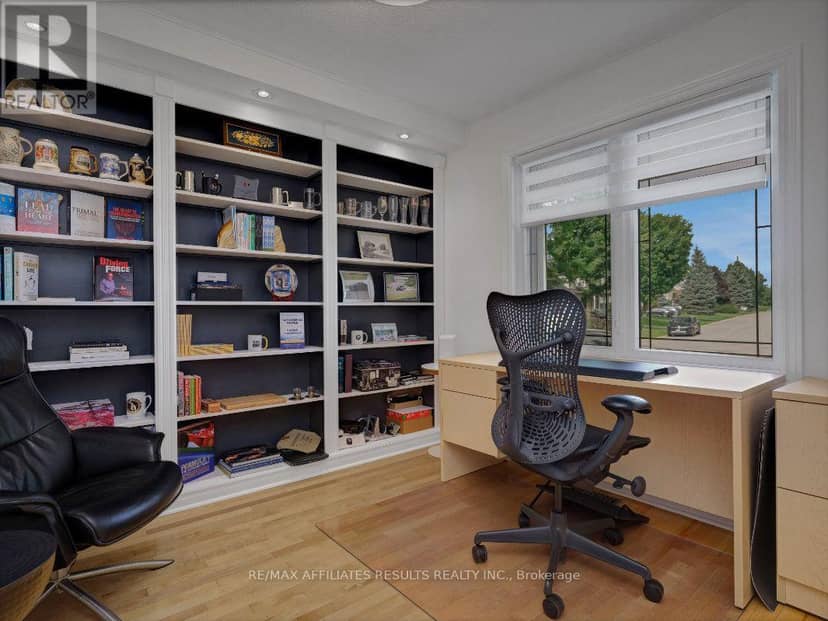 39 Kyle Avenue — photo 17 of 38