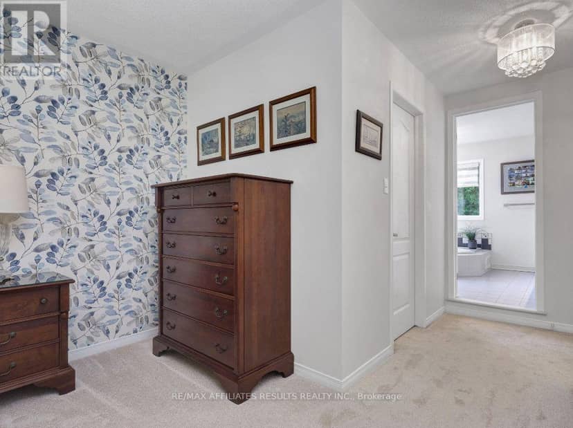39 Kyle Avenue — photo 21 of 38