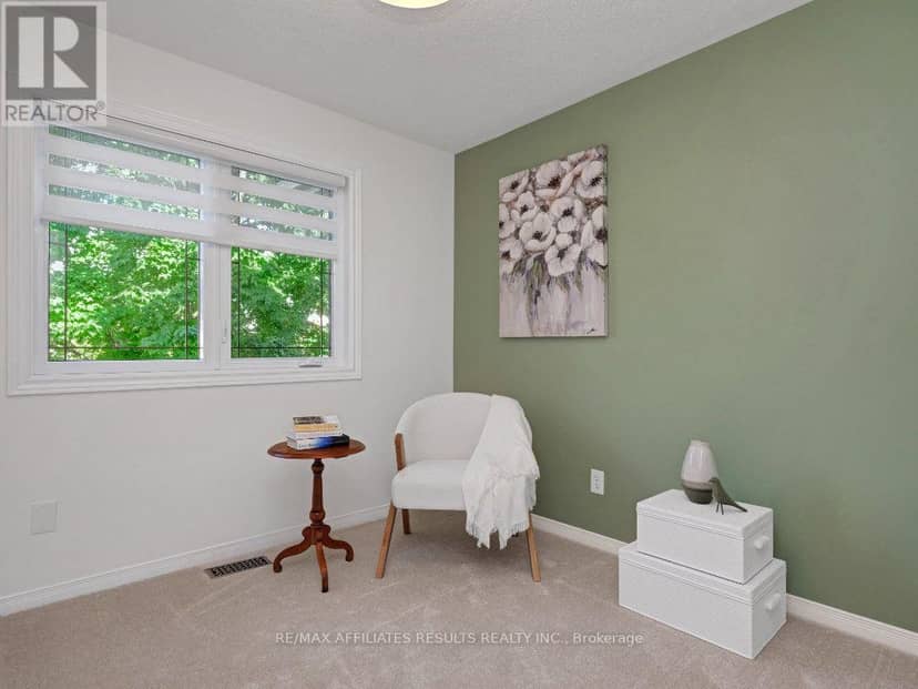 39 Kyle Avenue — photo 28 of 38