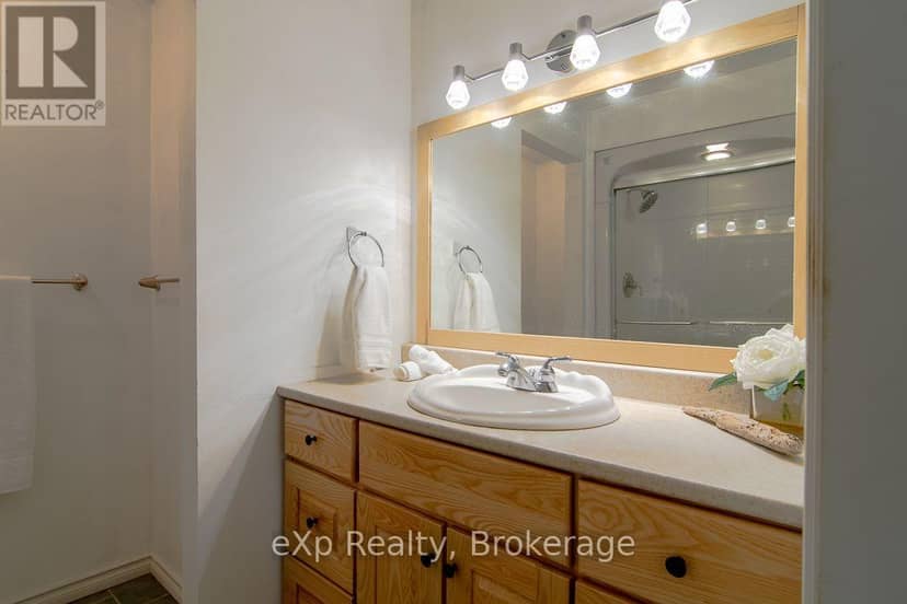 92 Parkside Avenue — photo 15 of 31