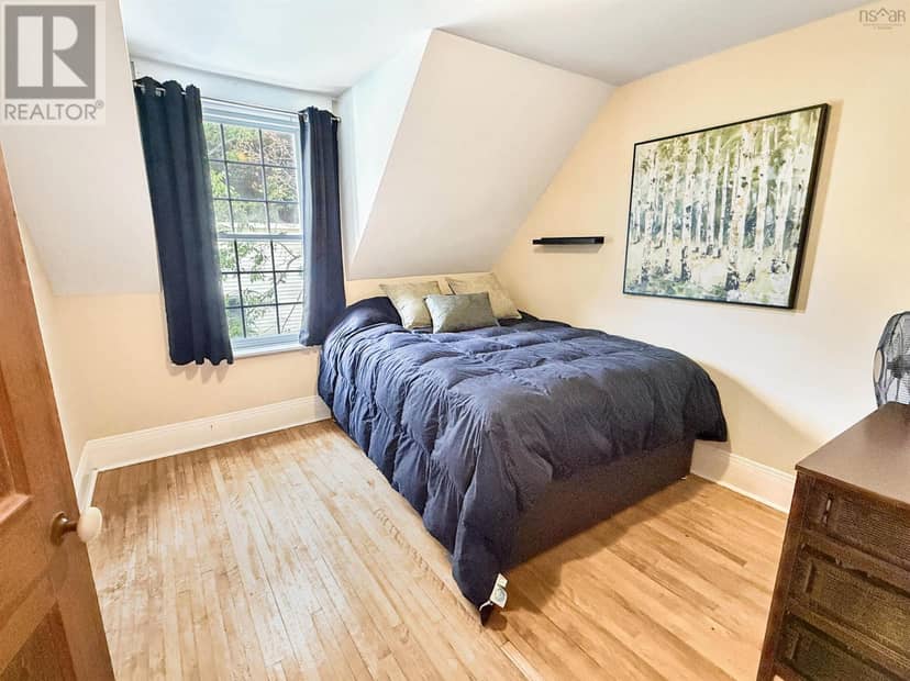 92 MacKay Street — photo 18 of 30
