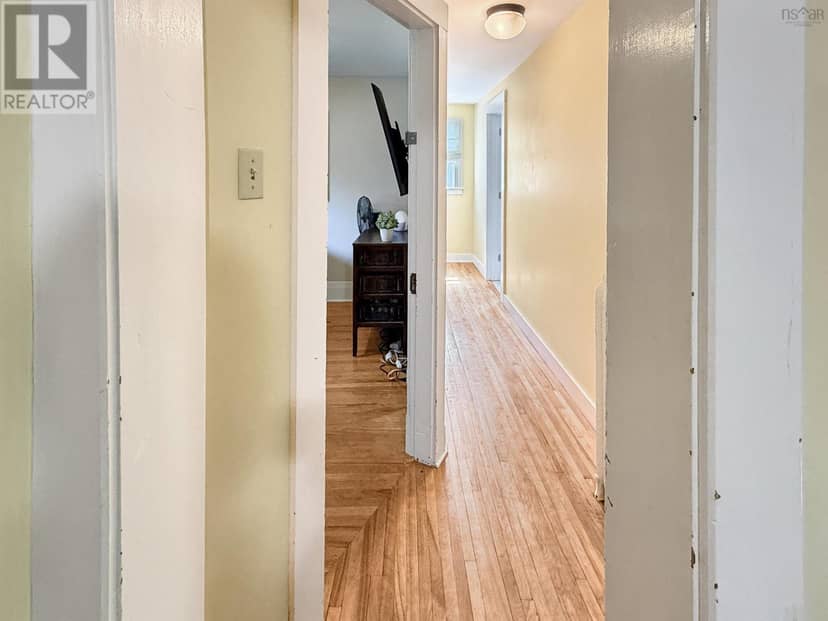 92 MacKay Street — photo 21 of 30
