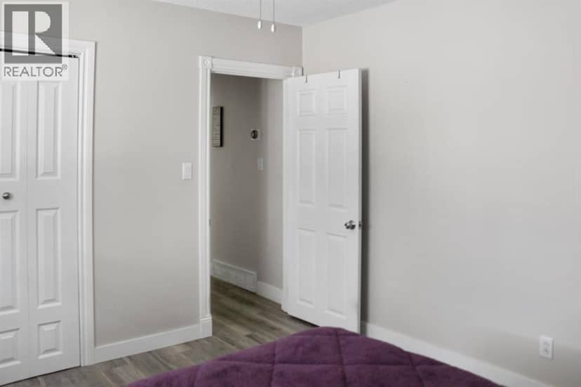 5110 51 Street — photo 13 of 33