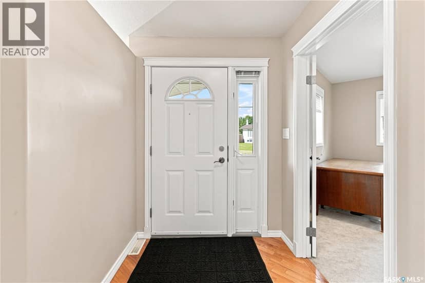 5012 Central AVENUE — photo 3 of 40