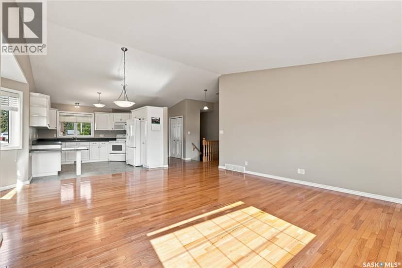 5012 Central AVENUE — photo 9 of 40