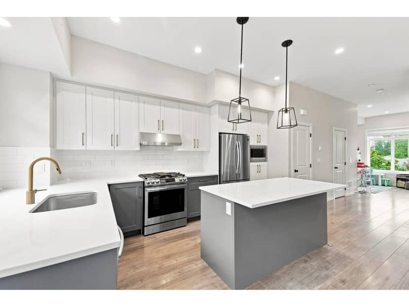 17557 100 AVENUE, Surrey, photo 3